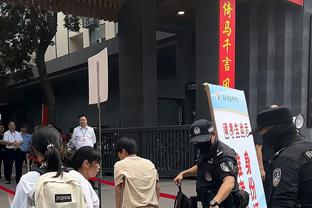 邓利维：希望克莱能回归勇士 我无法想象追梦不在勇士阵中的情形